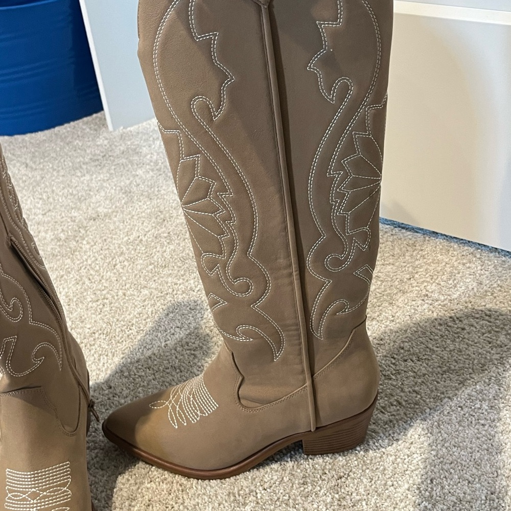 Women's Tan Embroidered Western Knee-High Boots - Picture 2 of 3